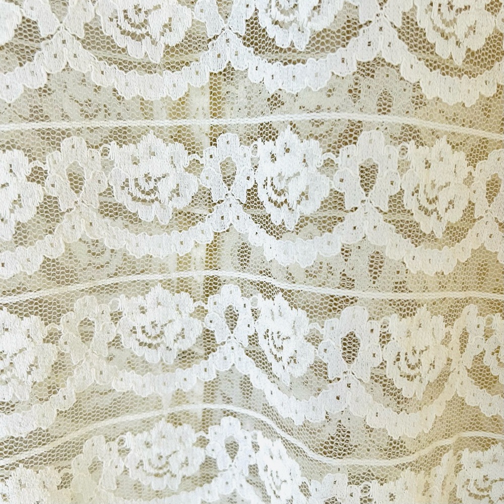 Vintage Lace Overlay. - Picture 4 of 4